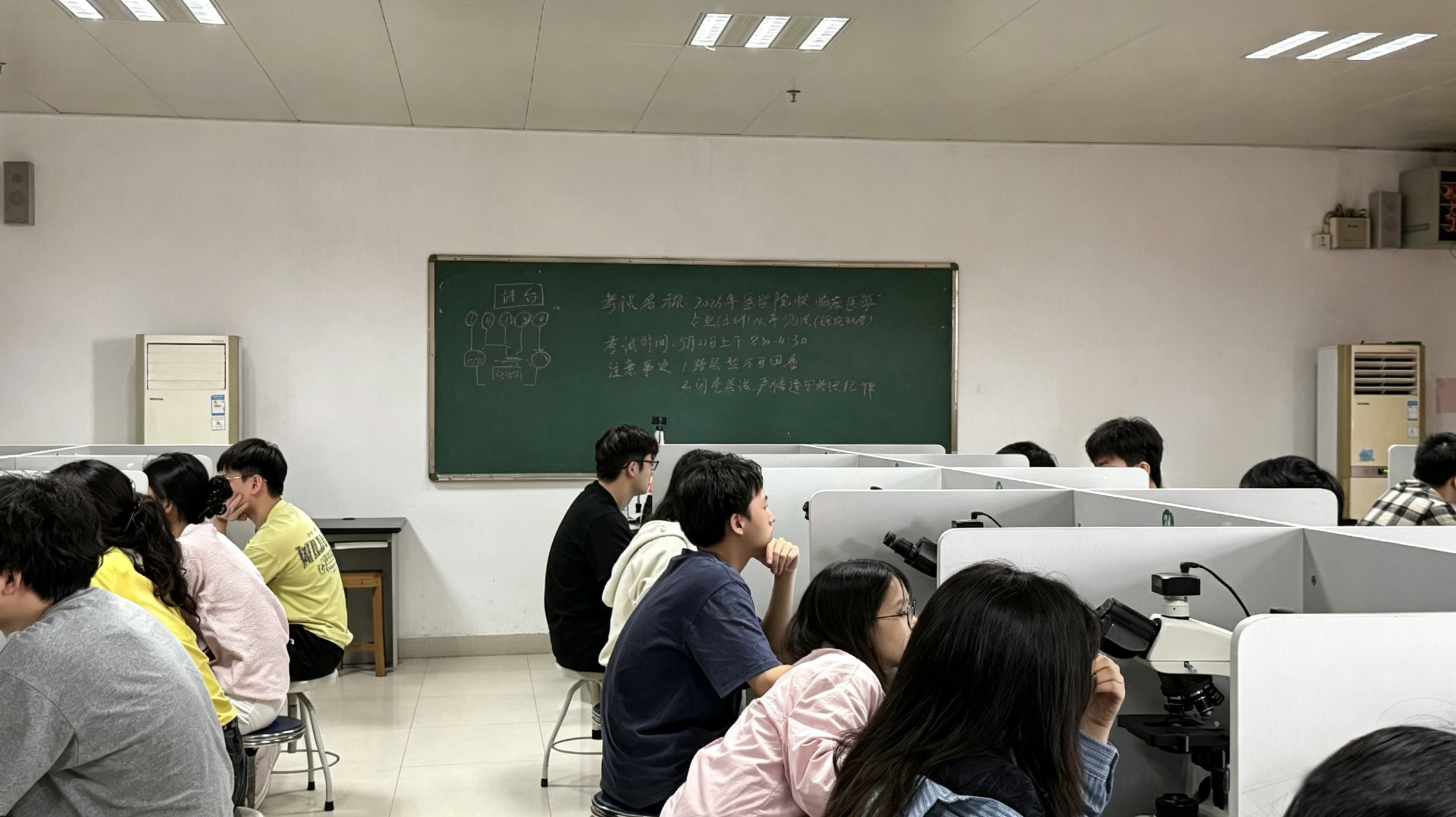微信图片_20260525174016_136_187-考场2.jpg